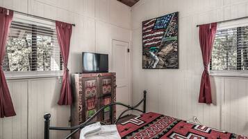 Cabin, Multiple Beds, Fireplace, River View | 2 bedrooms, free WiFi, bed sheets