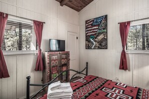 小屋, 多張床, 壁爐, 河景 | 2 間臥室、免費無線上網、床單