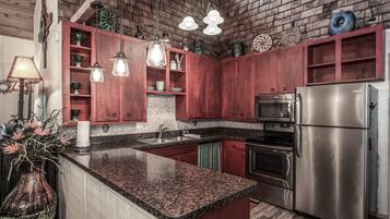 Kabin, Beberapa Tempat Tidur, perapian, pemandangan sungai | Dapur pribadi | Lemari es, microwave, oven, dan kompor