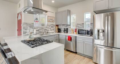 SoCal Escape w/ Hot Tub, 5 Mi to Universal Studios