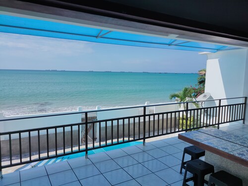 Beaches , pool and fun