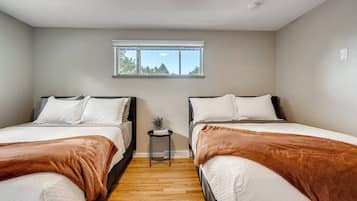 4 slaapkamers, een strijkplank/strijkijzer, wifi, beddengoed