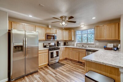 Close to Denver & Golden - Perfect for Groups!