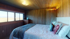 6 bedrooms, iron/ironing board, free WiFi, bed sheets