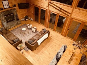 Smart TV, chimenea y reproductor de DVD 