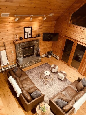 Smart TV, chimenea y reproductor de DVD 