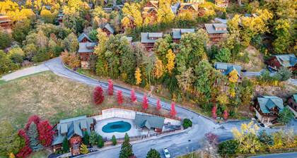 ☀️5 Bedroom🐻 Pool👙Hot Tub🥂 Dollywood🎢 Mountain View🏔 Game Rm🎱2Tier Deck🌅