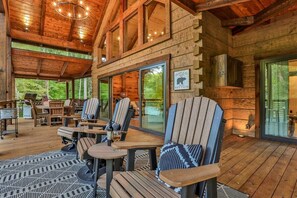 Outdoor dining - Riverscape | Ellijay, GA (Ellijay)