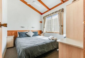 Family Villa | Free WiFi, bed sheets