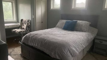 1 bedroom, desk, travel crib, free WiFi