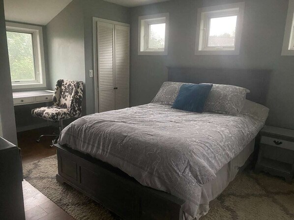 1 bedroom, desk, travel crib, free WiFi