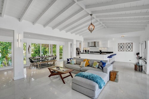 Casa Alinna☀️HEATED Pool-Spacious Private Fort Lauderdale Beach House Kayak/Park