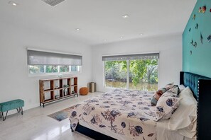 3 bedrooms, desk, iron/ironing board, travel cot - Casa Alinna☀️HEATED Pool-Spacious Private Fort Lauderdale Beach House Kayak/Park (Fort Lauderdale)