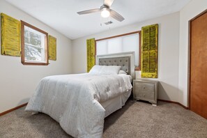 6 soverom, strykejern/-brett, wi-fi (inkludert) og sengetøy