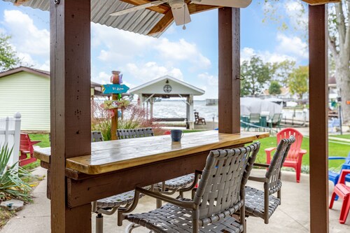 Indian Lake Waterfront Home & Boathouse - Boat Rental Available - Sleeps 16