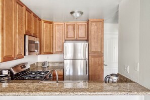 Køleskab, mikrobølgeovn, ovn, opvaskemaskine