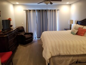 4 bedrooms, iron/ironing board, travel crib, free WiFi