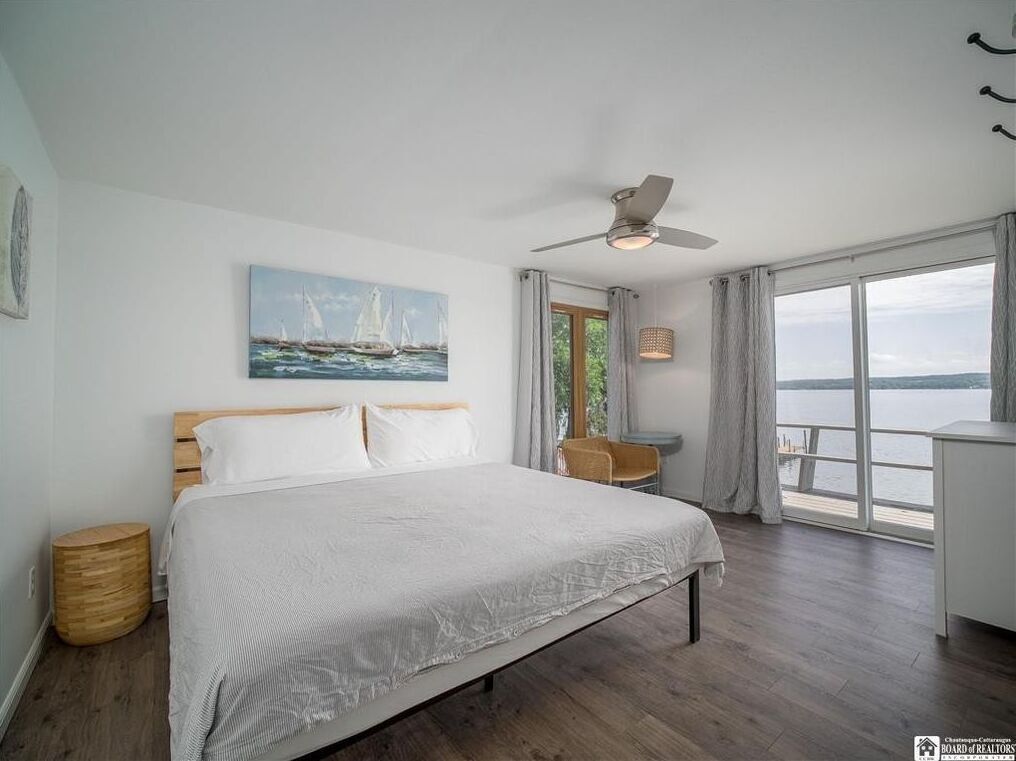 6 bedrooms, iron/ironing board, travel crib, free WiFi