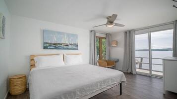 6 dormitorios, tabla de planchar con plancha, cuna de viaje