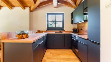 Kühlschrank, Ofen, Herdplatte, Geschirrspüler