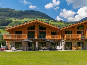 Exterior - Luxury lodge with garden and private sauna (Wald im Pinzgau)