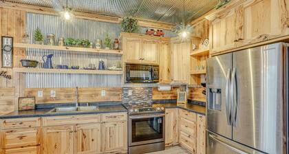 'Grace Place' Clark House on Farm: Shared Hot Tub!