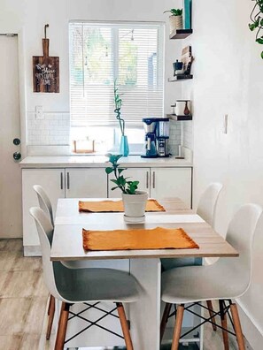 Dining - Modern Boho Home mins from Beach & NightLife MIAMI (Miami)