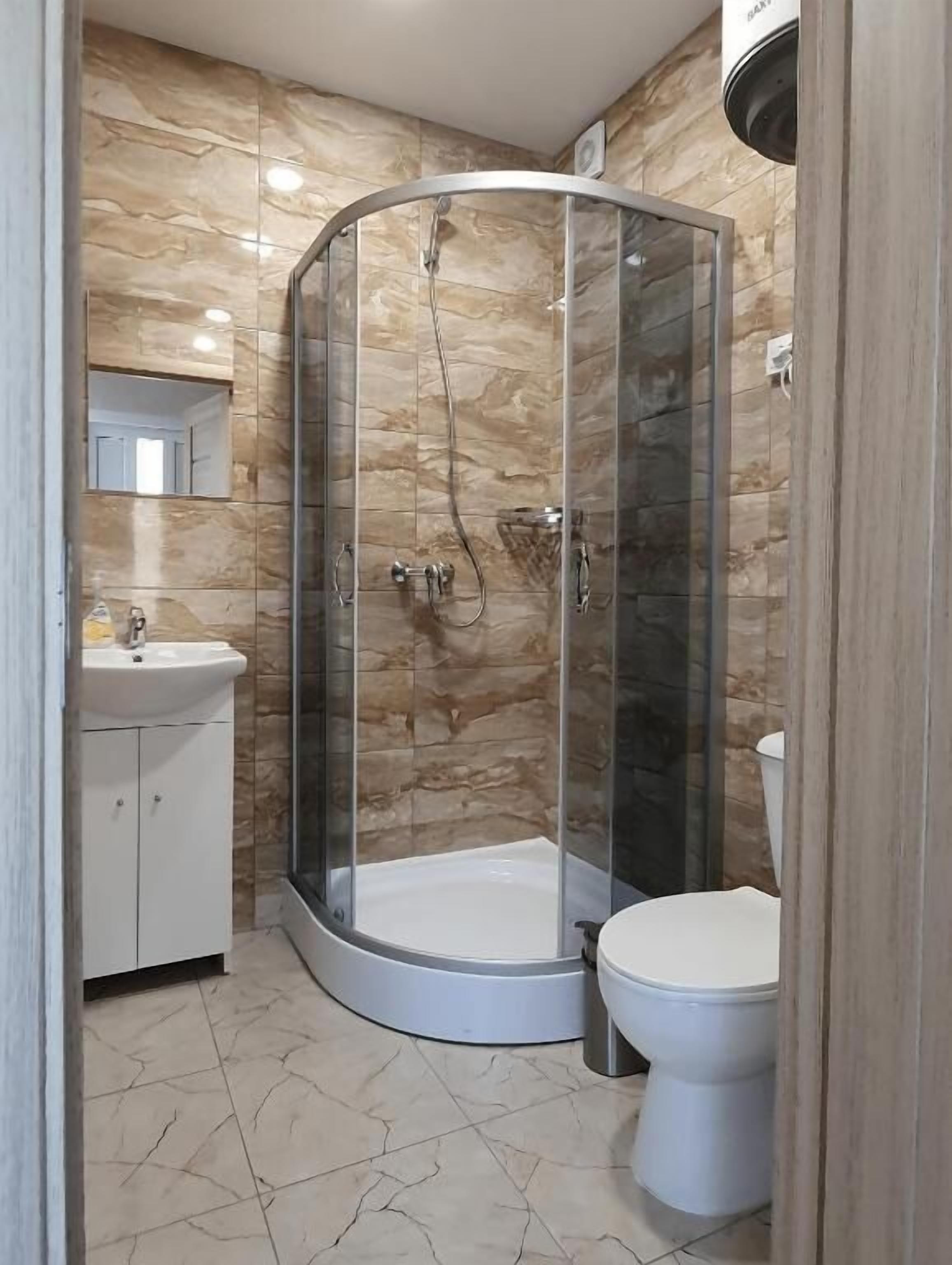 Shower, towels