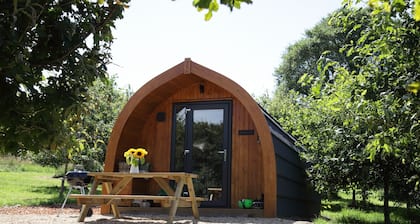 Wild Luxury Buttercup Glamping Pod with WoodFired Hot Tub in quiet rural setting