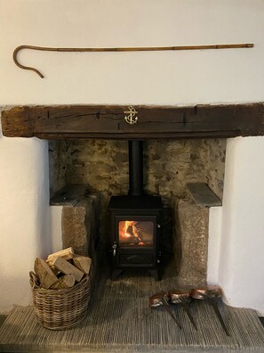 Interior - Beautiful apartment within Grade 1 listed Manor House (Plymouth)