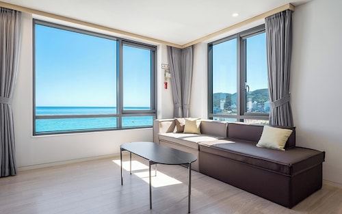 Hound Hotel Busan Songjeong