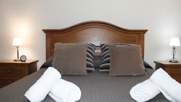 2 dormitorios, tabla de planchar con plancha, wifi gratis y ropa de cama