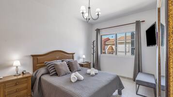 2 Schlafzimmer, Bügeleisen/Bügelbrett, kostenloses WLAN, Bettwäsche