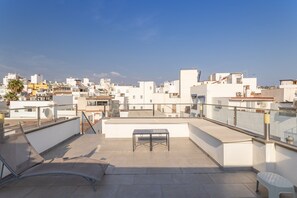 Terrace/patio - Vacation Home "Casa Familiar 8 personas" with Wi-Fi & Terrace; Pets Allowed (Almunecar)