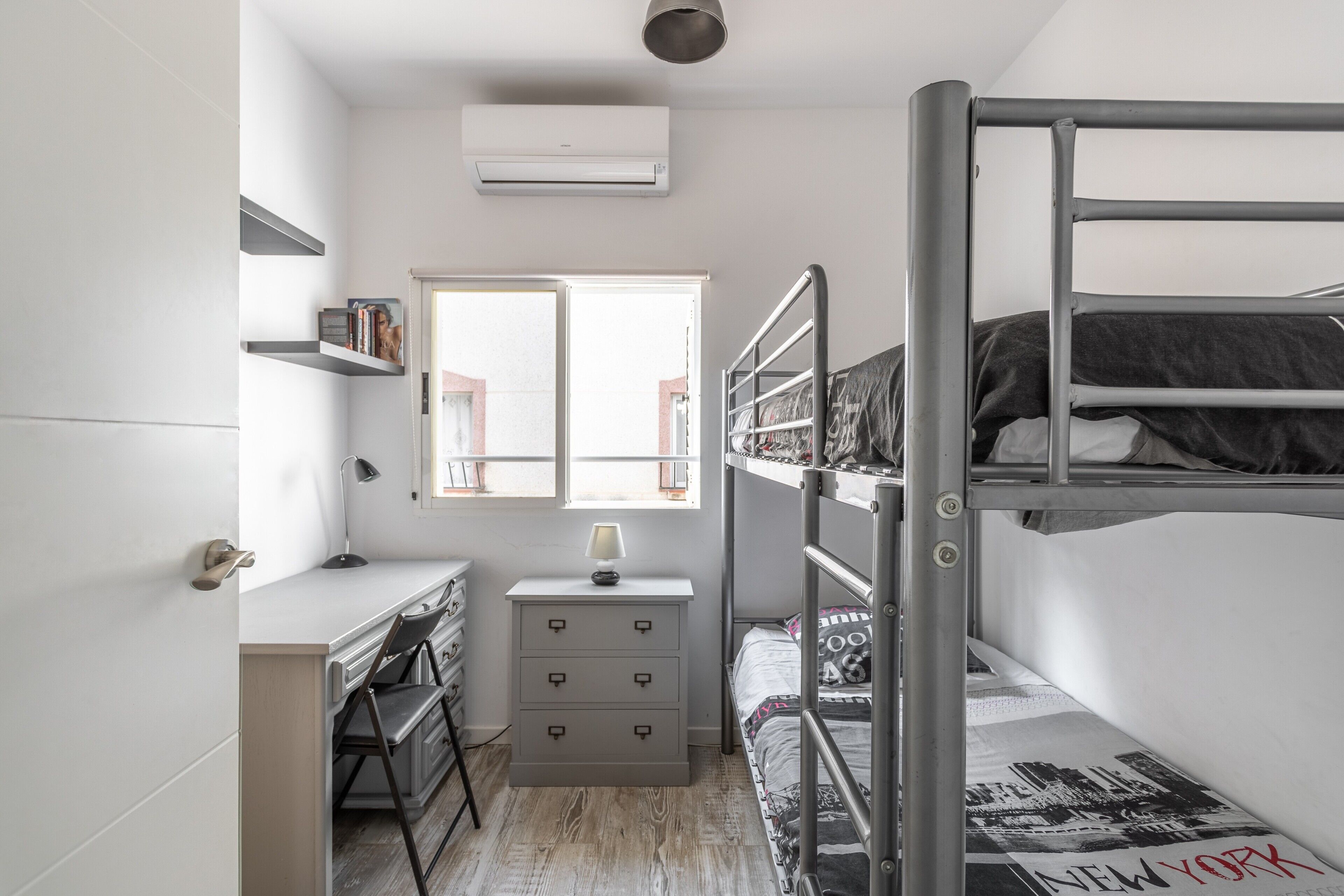 3 chambres, fer et planche à repasser, Wi-Fi gratuit, draps fournis