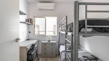 3 chambres, fer et planche à repasser, Wi-Fi gratuit, draps fournis