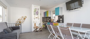 Vacation Home "Casa Familiar 8 personas" with Wi-Fi & Terrace; Pets Allowed