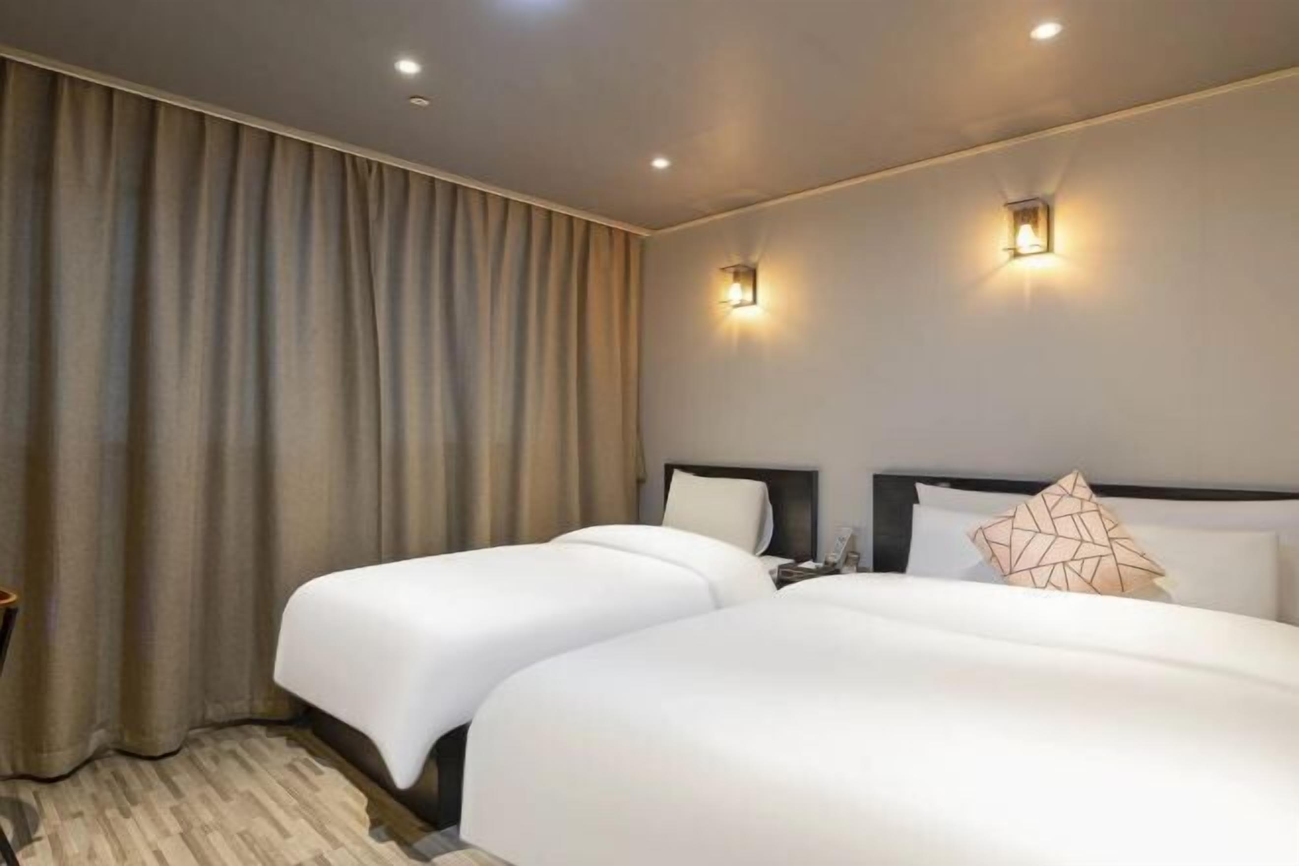 Wifi gratis y ropa de cama