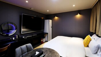 Premium Deluxe Room | Free WiFi, bed sheets