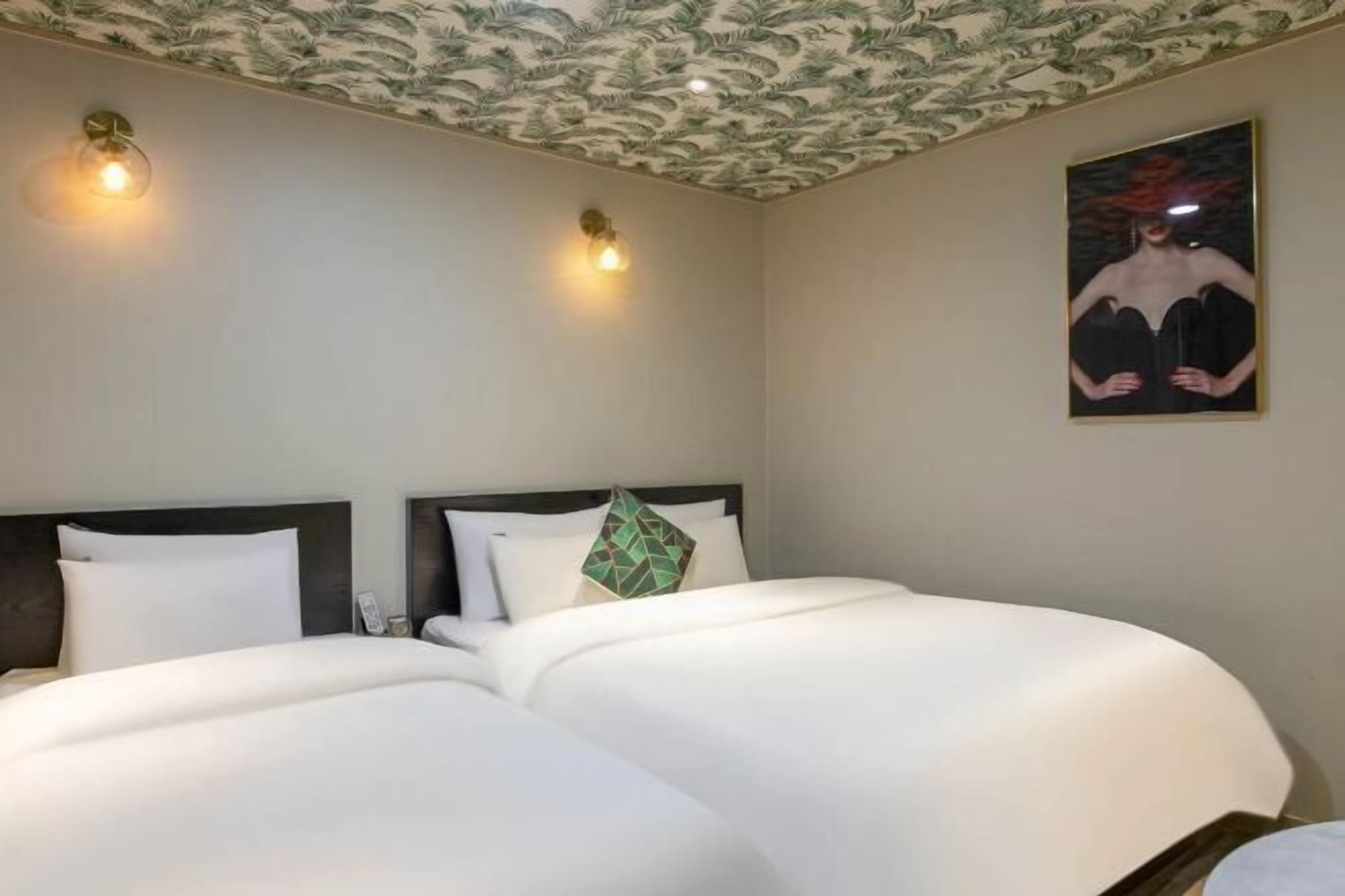 Free WiFi, bed sheets