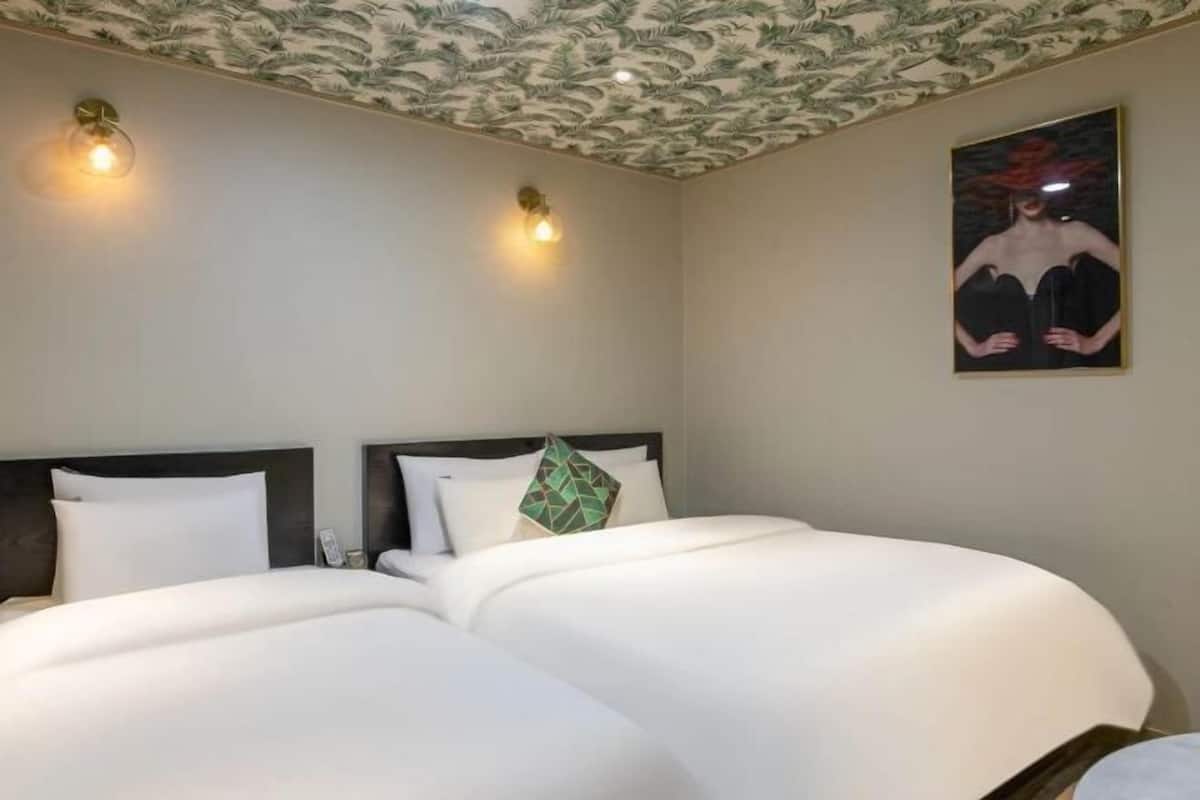 Wifi gratis y ropa de cama