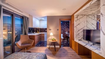 Standard Tek Kişilik Oda | Kaliteli yatak takımı, minibar, masa, ücretsiz kablosuz İnternet