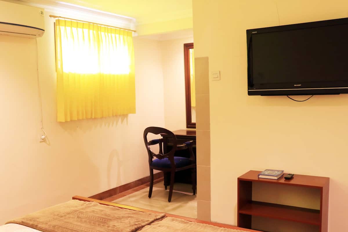 Superior Room | Desk, laptop workspace, free WiFi, bed sheets