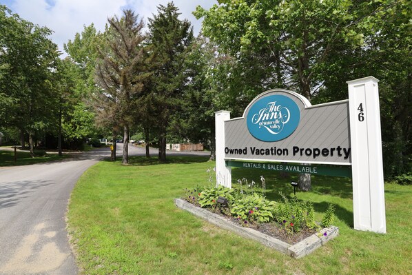 Property grounds - Spend your Vacation in at Inns of Waterville Valley! (306) (Waterville Valley)