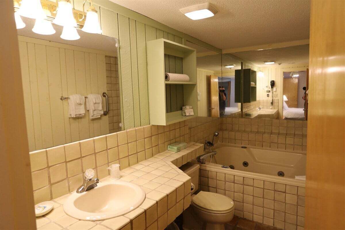 Hair dryer, towels
