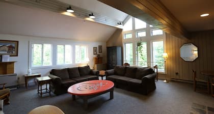 One Bedroom at Inns of Waterville Valley close to Town Square (204)