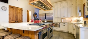 House, Multiple Beds | Private kitchen | Fridge, microwave, oven, stovetop