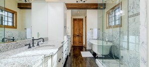 Ferienhaus, Mehrere Betten | Badezimmer | Handtücher