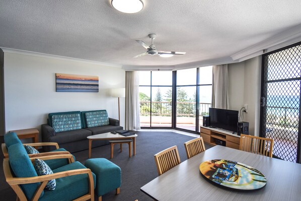 TV, ping pong - The Beach House Seaside Resort Coolangatta  (Coolangatta)