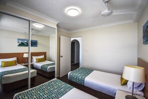 2 bedrooms - The Beach House Seaside Resort Coolangatta  (Coolangatta)